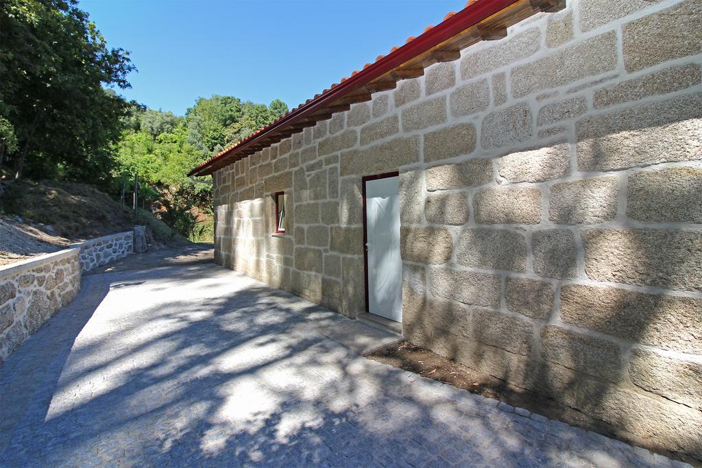 Encostas da Torre Hostal Terras de Bouro Exterior foto